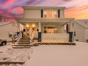 Building Photo - Fully Remodeled 2-Bed Home in Dearborn!