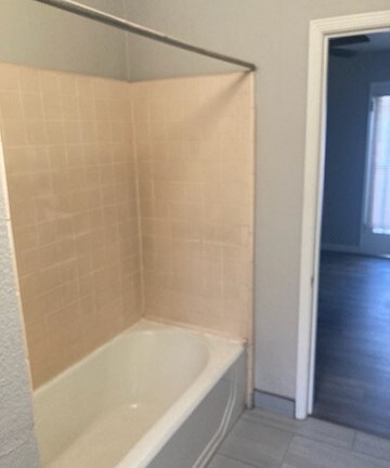 Building Photo - 2617 N Maroa Ave