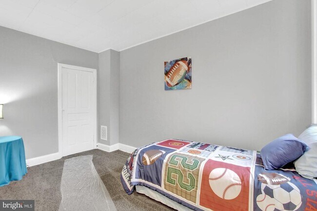 Building Photo - Coming Soon - Spacious 4-Bedroom Home in U...