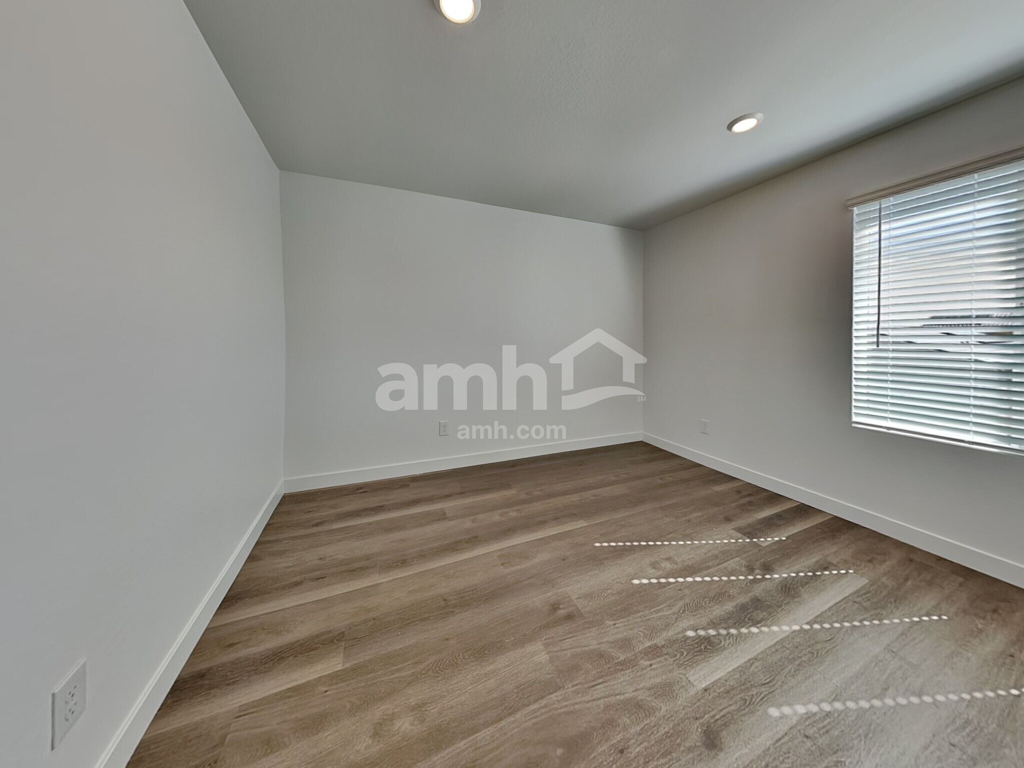 Building Photo - 20177 W Thomas Rd