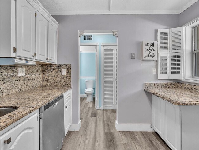 Building Photo - 3600 NE 170th St