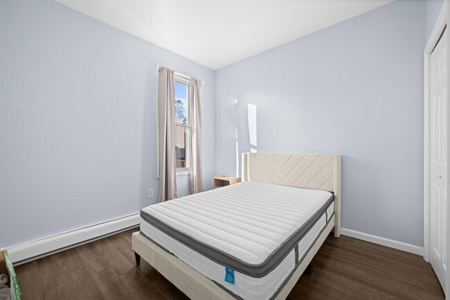 Building Photo - 83 Hobart Ave