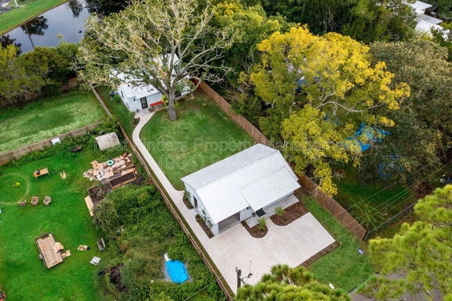 Building Photo - 581 Hazel St