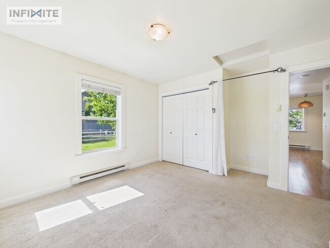 Building Photo - 845 Cottage Park Ln