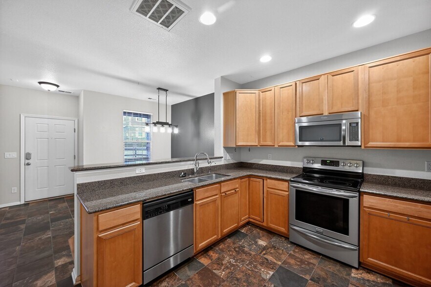 Building Photo - 12743 Leyden St