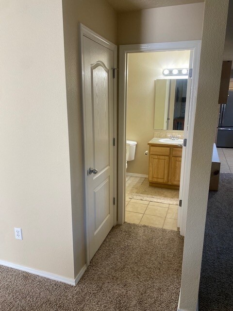 Building Photo - 218 Rose Lake