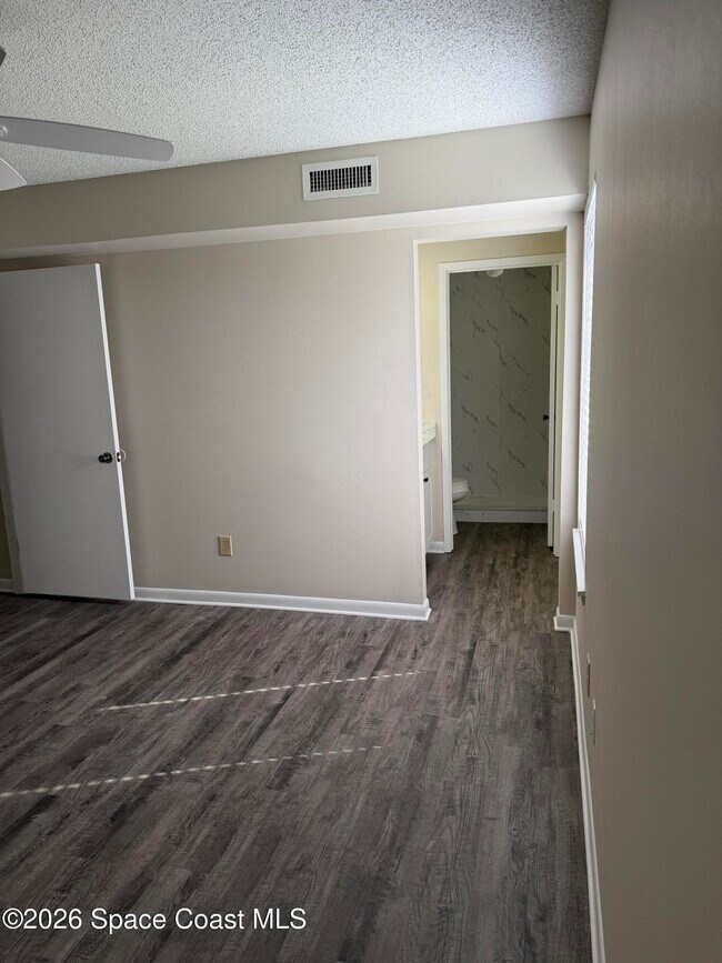 Building Photo - 3555 Sable Palm Ln