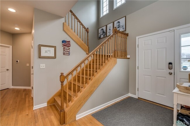 Building Photo - 117 MillCreek Ln