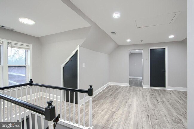 Building Photo - 3807 Fleetwood Ave