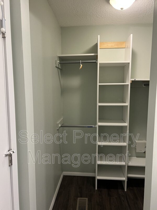 Building Photo - 2502 Alma St