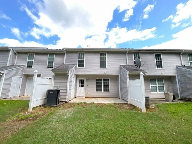 Building Photo - **Modern 2-Story Townhome in Decatur – 3 B...