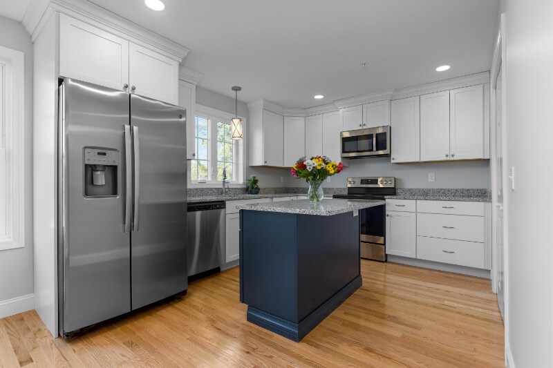 Building Photo - 21 Karatzas Avenue