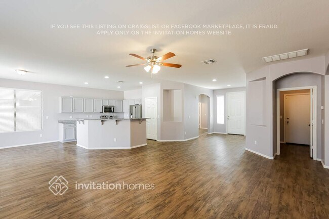 Building Photo - 7120 S 24th Ln