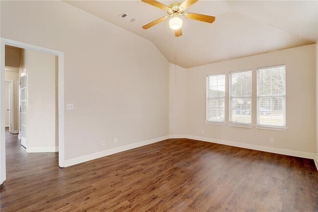 Building Photo - 202 Quail Cir