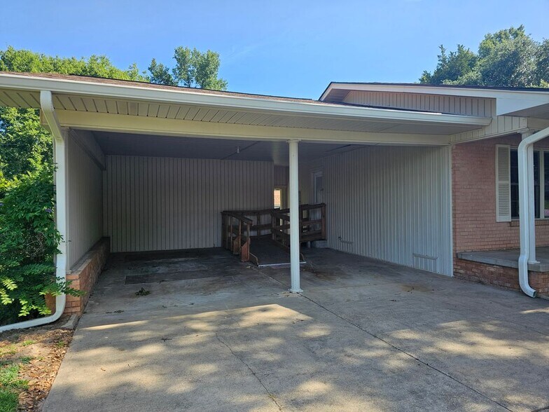Building Photo - 1504 Webb St