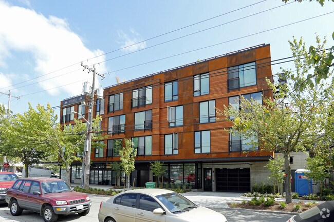 Building Photo - Stencil