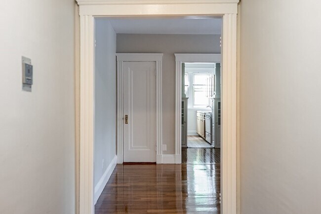Building Photo - 1 Craigie St