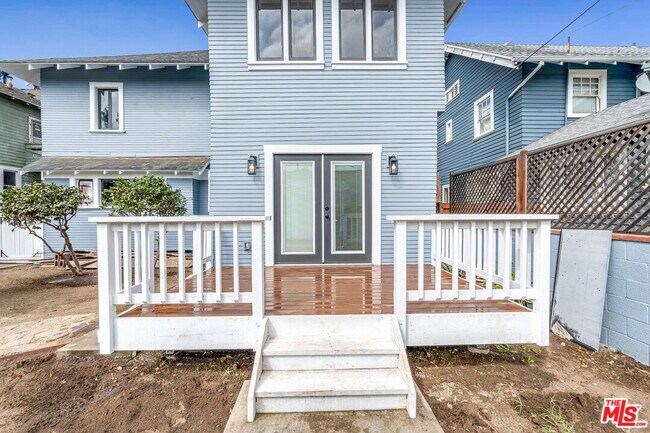 Building Photo - 1804 Roosevelt Ave