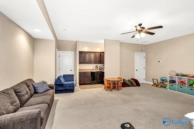 Building Photo - 230 Bishop Farm Way