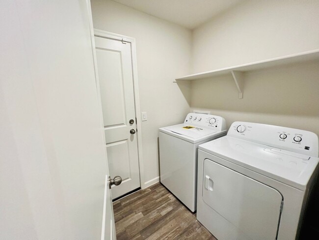 Building Photo - 2083 E Velvet Pl