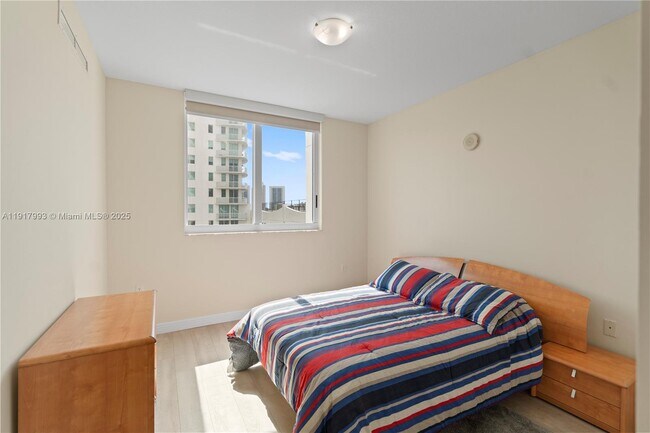 Building Photo - 1745 E Hallandale Beach Blvd