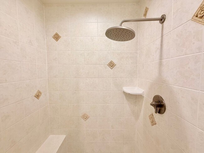 Building Photo - Luxurious Home in Legend of Bristlecomb