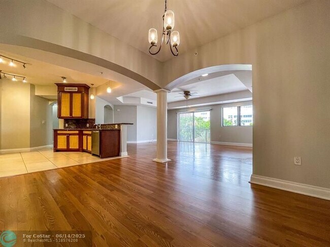 Building Photo - 4241 N Ocean Blvd