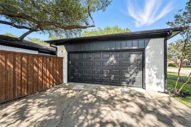 Building Photo - 4303 Blackheath Rd