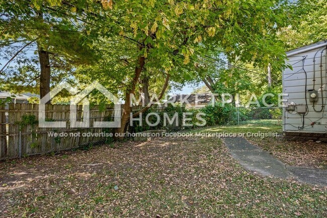 Building Photo - 7094 Fisher Ave