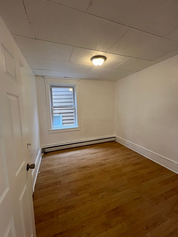 Building Photo - 443-445 Scott St