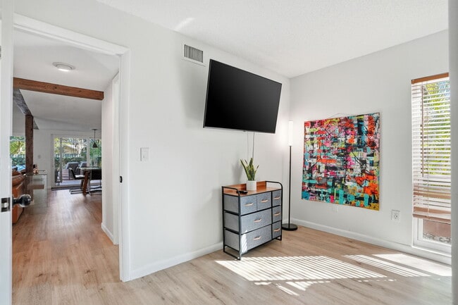 Building Photo - 13609 Heritage Way