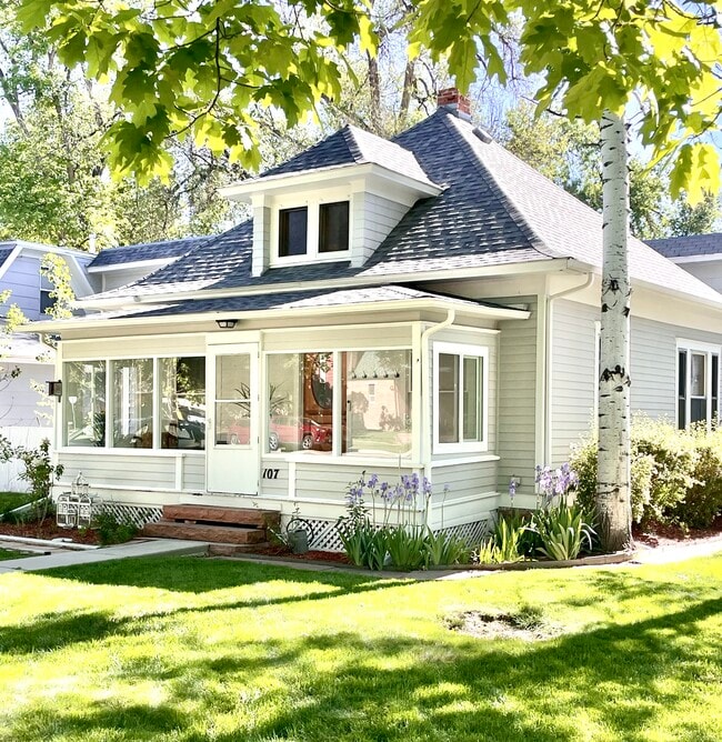 Building Photo - 348 Collyer St