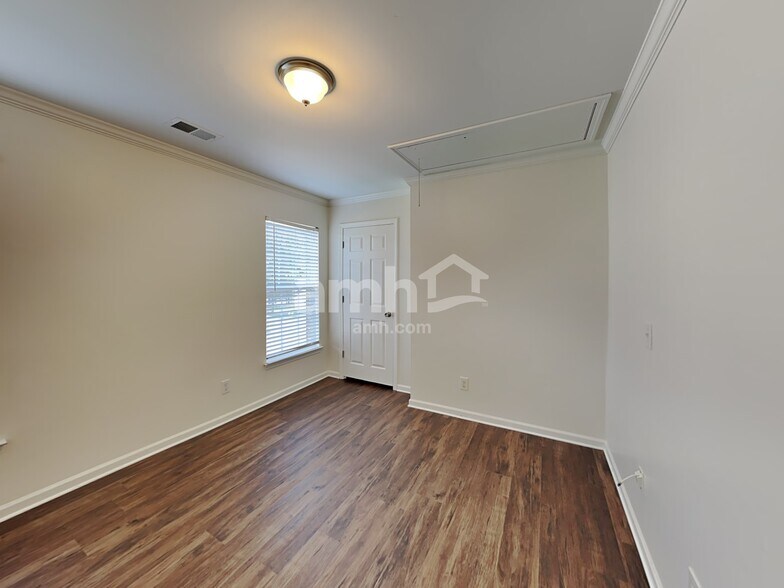 Building Photo - 8517 Farnsworth Ln