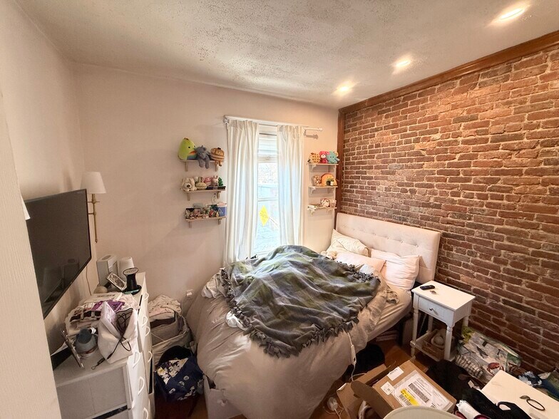 Building Photo - 22 S Huntington Ave