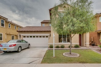 Building Photo - GREAT LOCATION!  Fabulous move-in ready 5 bed /3 bath home in south Tempe