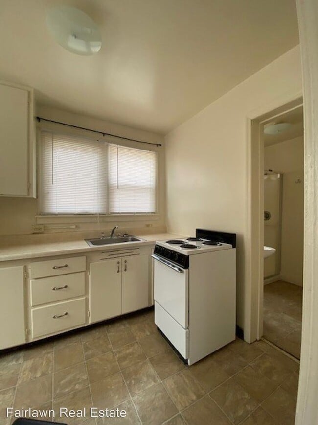 Primary Photo - Studio, 1 bath Apartment - 1512 W. Healey St.