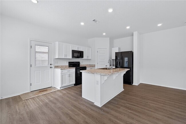 Building Photo - 6800 SW Dignity Ave