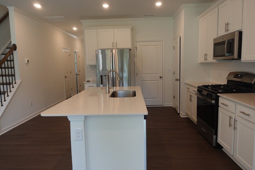 Building Photo - 1110 Weavers Trce Dr