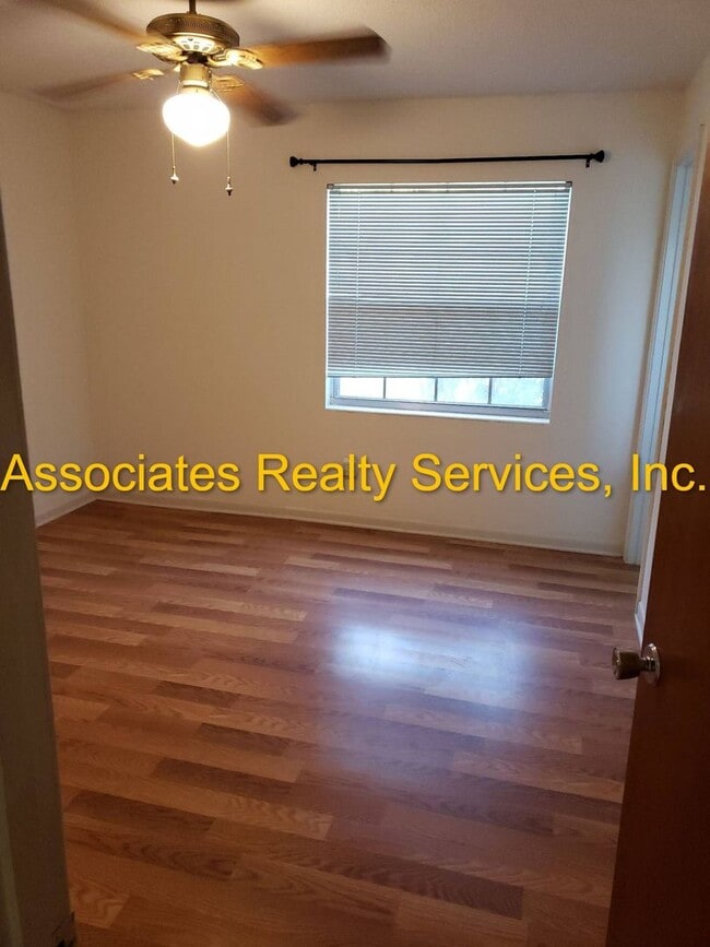 Building Photo - *Sublease* Cute Renovation in Northwood!