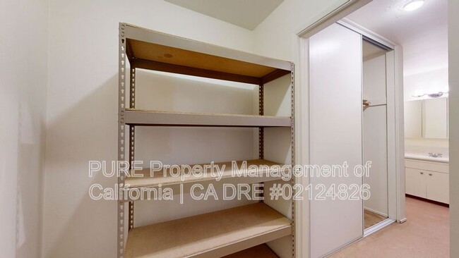 Building Photo - 236 San Carlos Ave