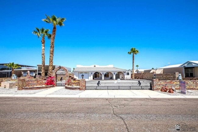 Building Photo - 13644 E 52nd Dr