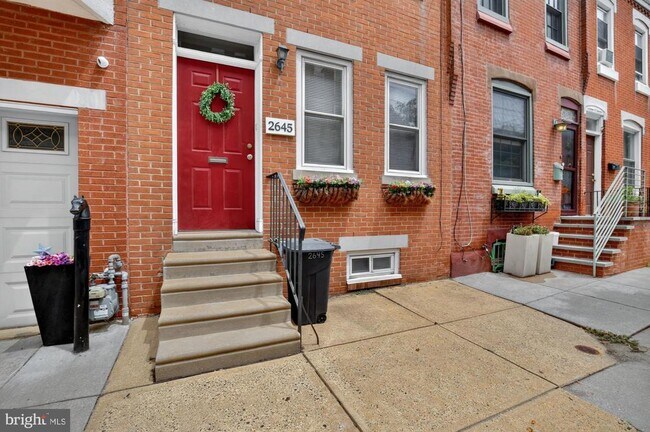 Building Photo - 2645 Bainbridge St