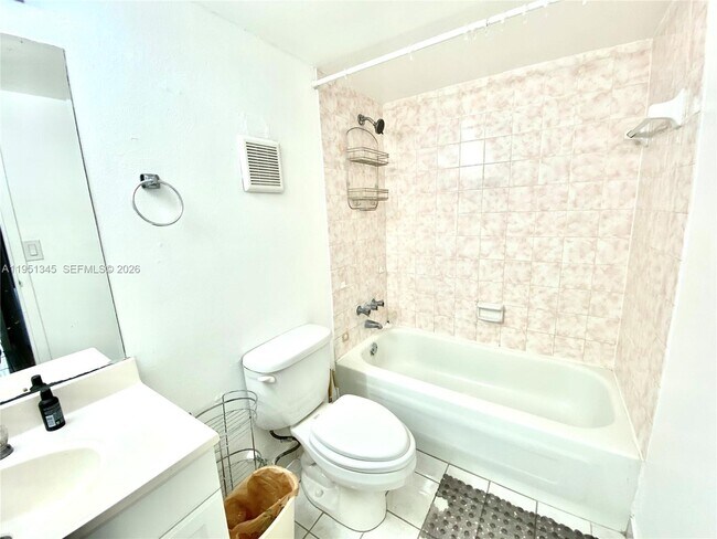 Building Photo - 16950 Dixie Hwy