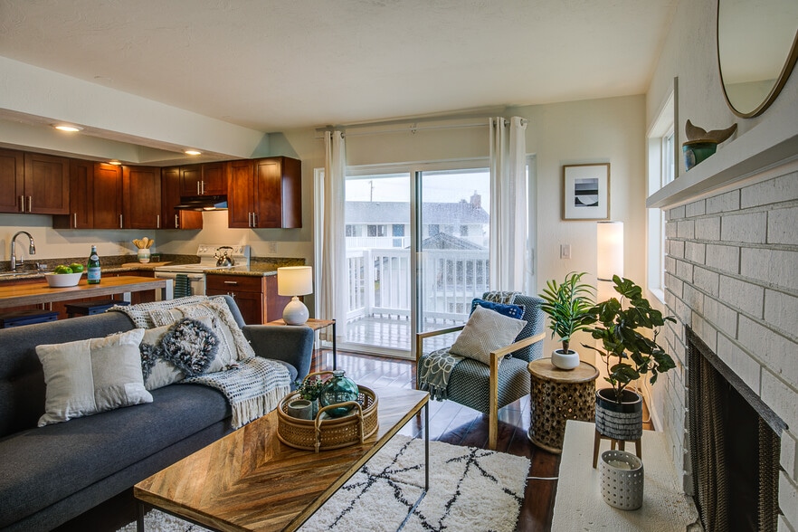 Building Photo - Discovery Shores