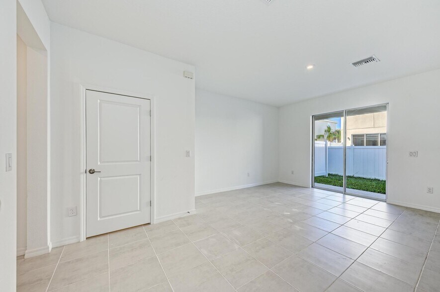 Building Photo - 6354 Fairmont Ln