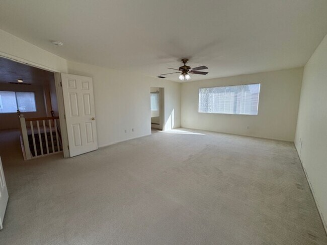 Building Photo - Gold River 4 Bedroom with Large Brick Patio in backyard!