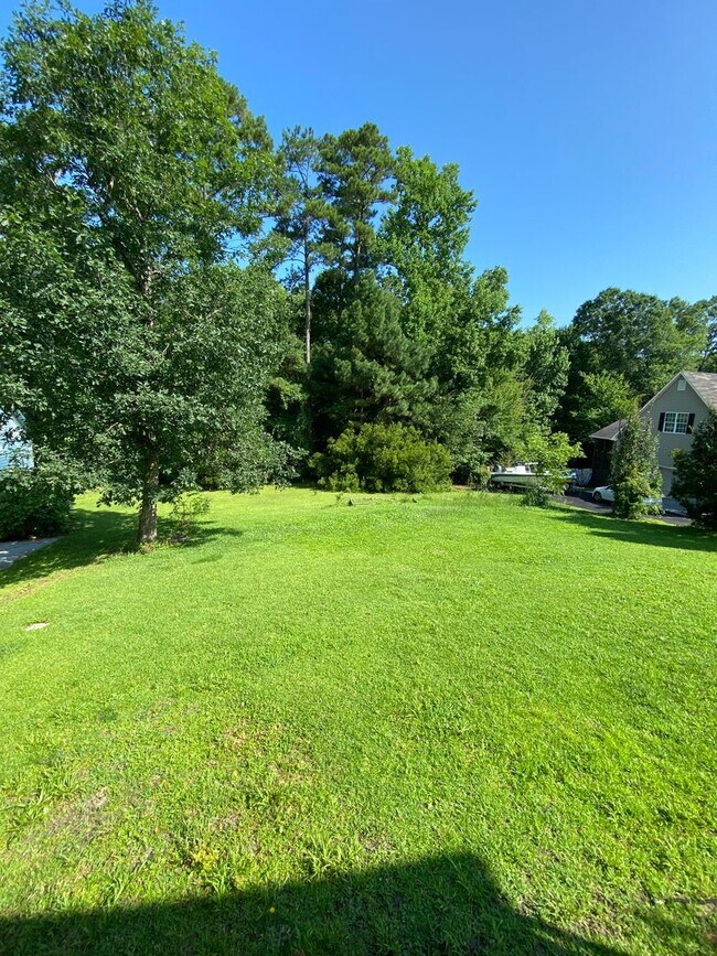 Building Photo - Beautiful 4 Bedroom Home In Hunter's Creek