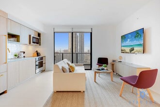 Building Photo - 601 NE 1st Ave