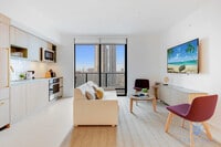 Building Photo - 601 NE 1st Ave