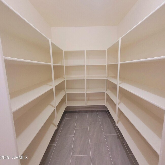 Building Photo - 2210 E Paraiso Dr